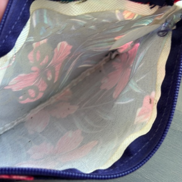 🆑 [4/$20] “Always on Vaycay” Tropical Zipper Tote with Wristlet Attached - Picture 3 of 5